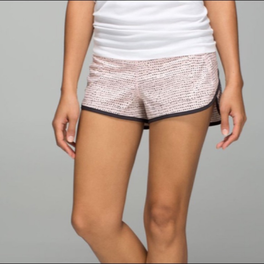 🍋Lululemon Speed Short! - Picture 3 of 8